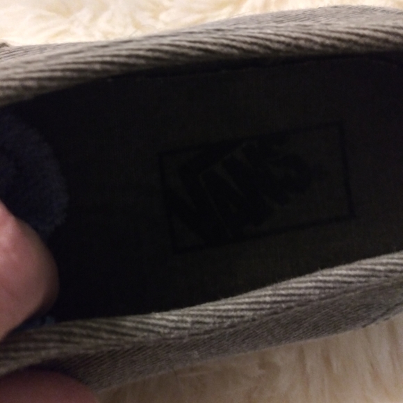Gray vans - Picture 3 of 5